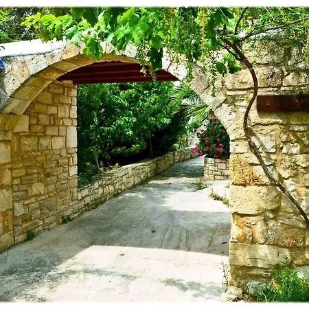 Anemole Traditional Cretan Megala Chorafia